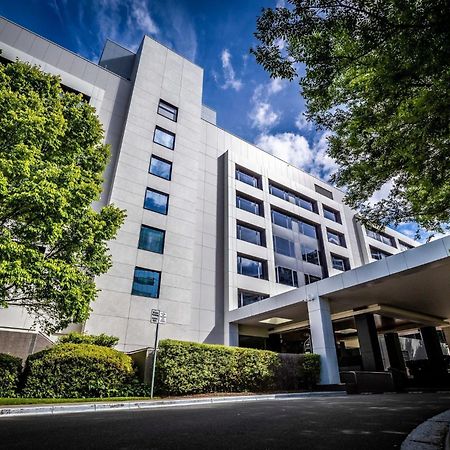 Crowne Plaza Canberra By Ihg Exterior photo