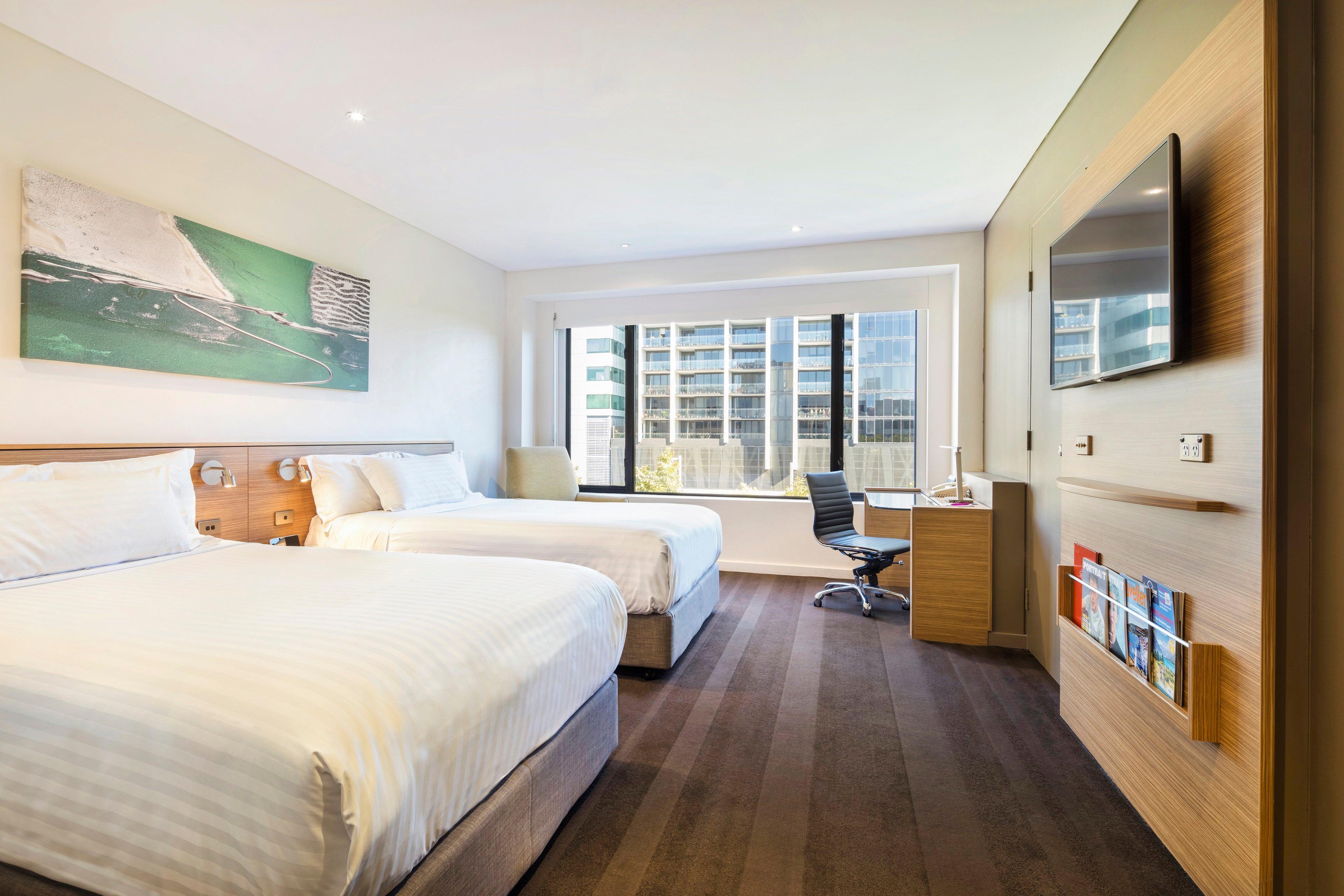 Crowne Plaza Canberra By Ihg Exterior photo