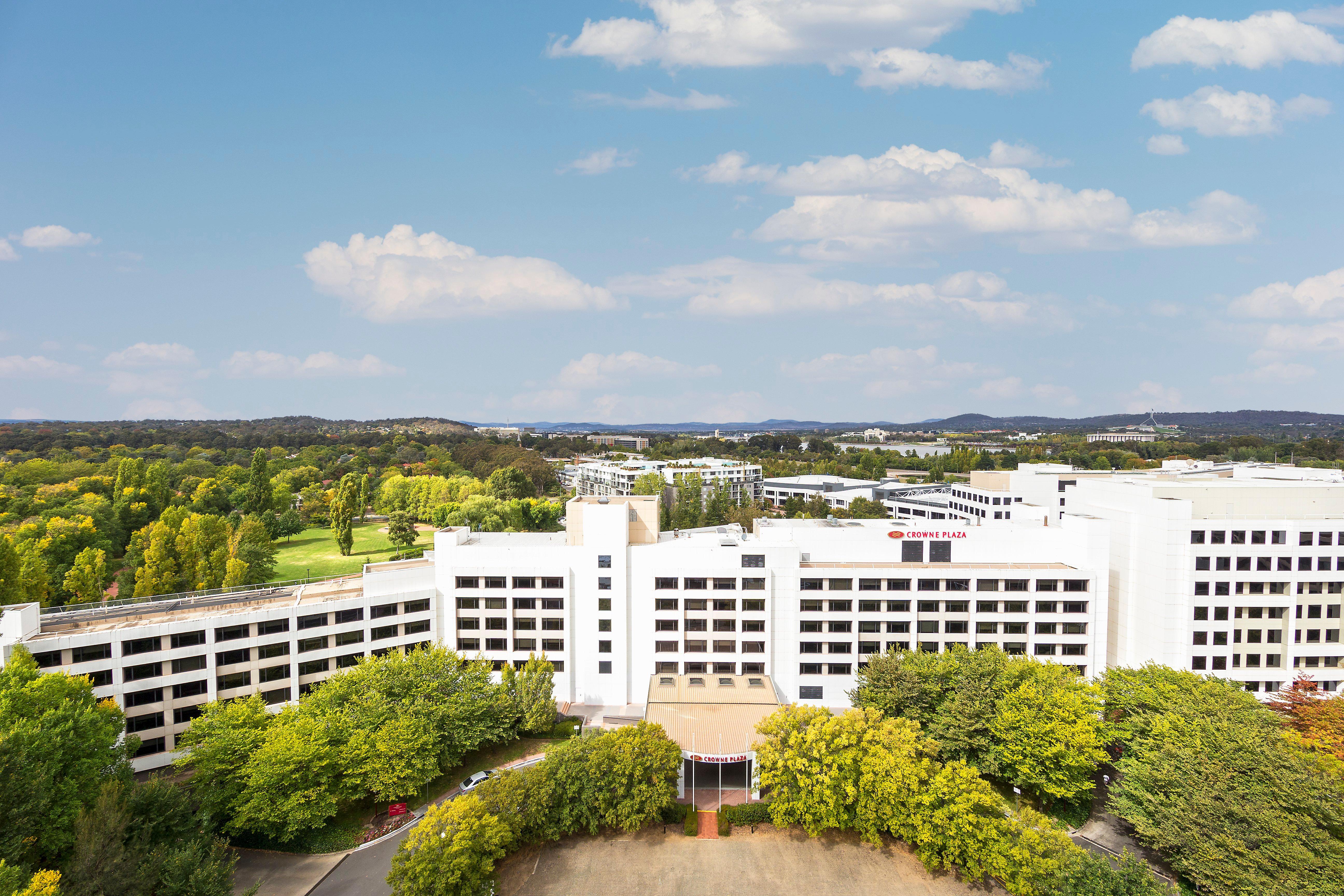 Crowne Plaza Canberra By Ihg Exterior photo