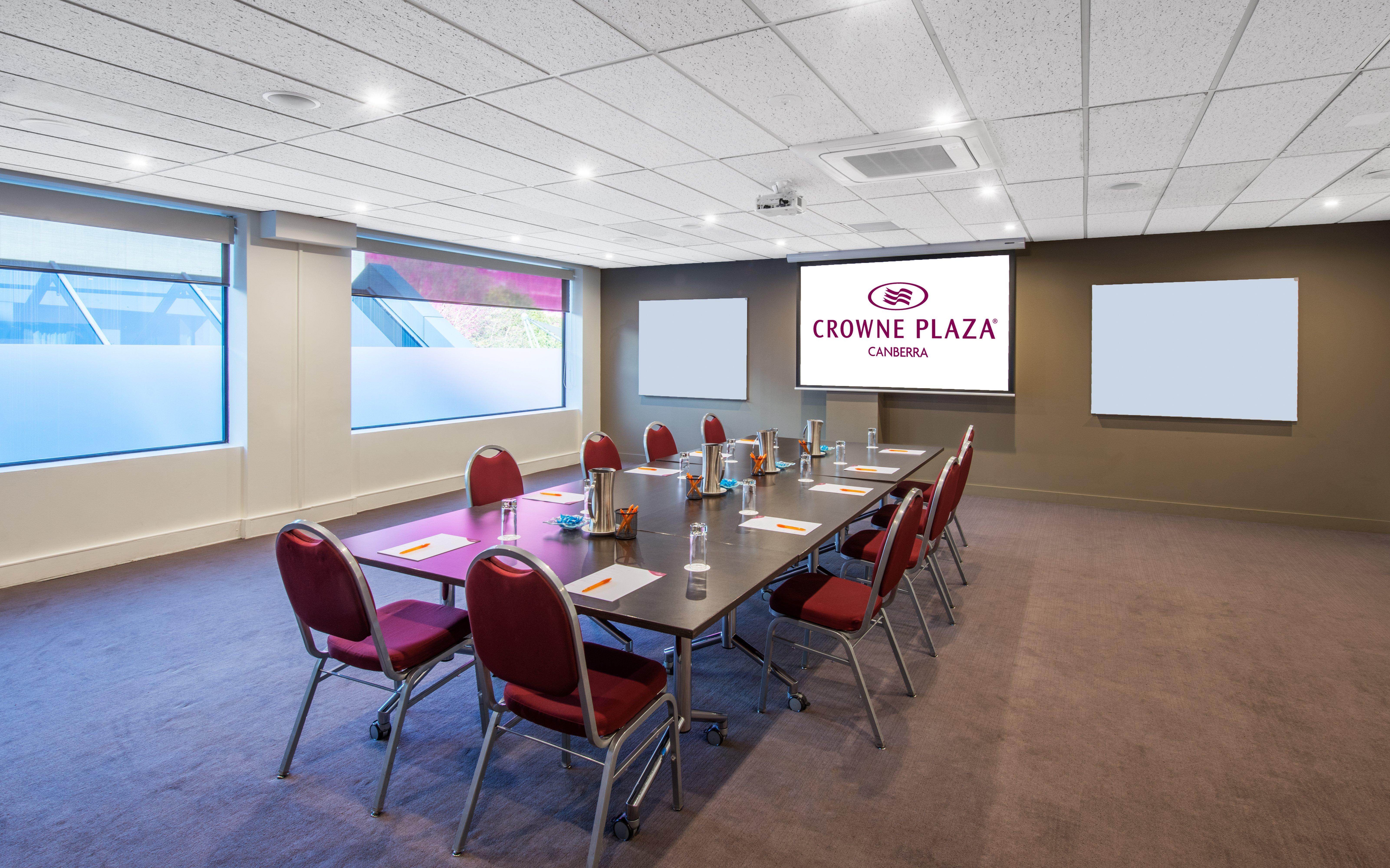 Crowne Plaza Canberra By Ihg Business photo