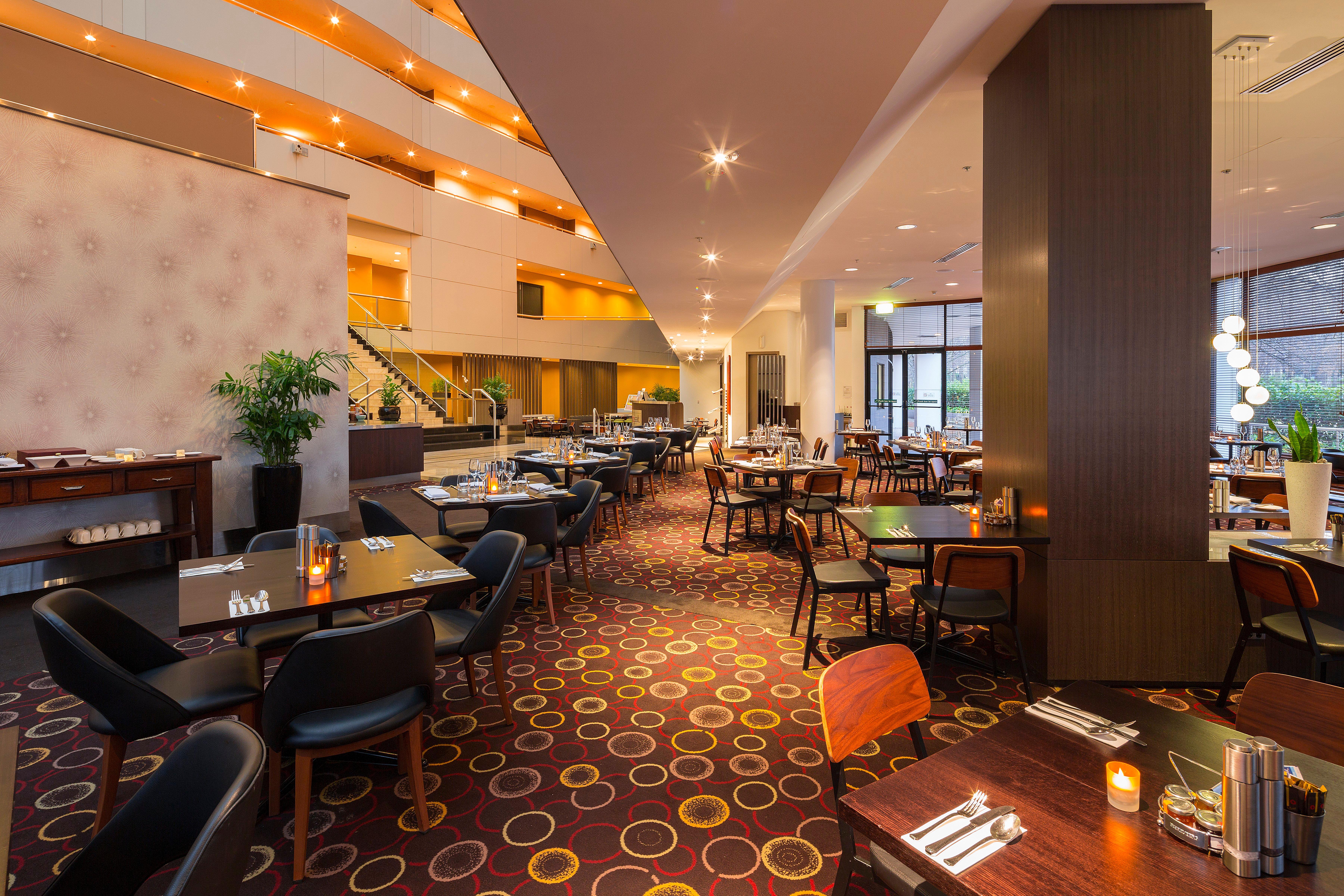 Crowne Plaza Canberra By Ihg Exterior photo