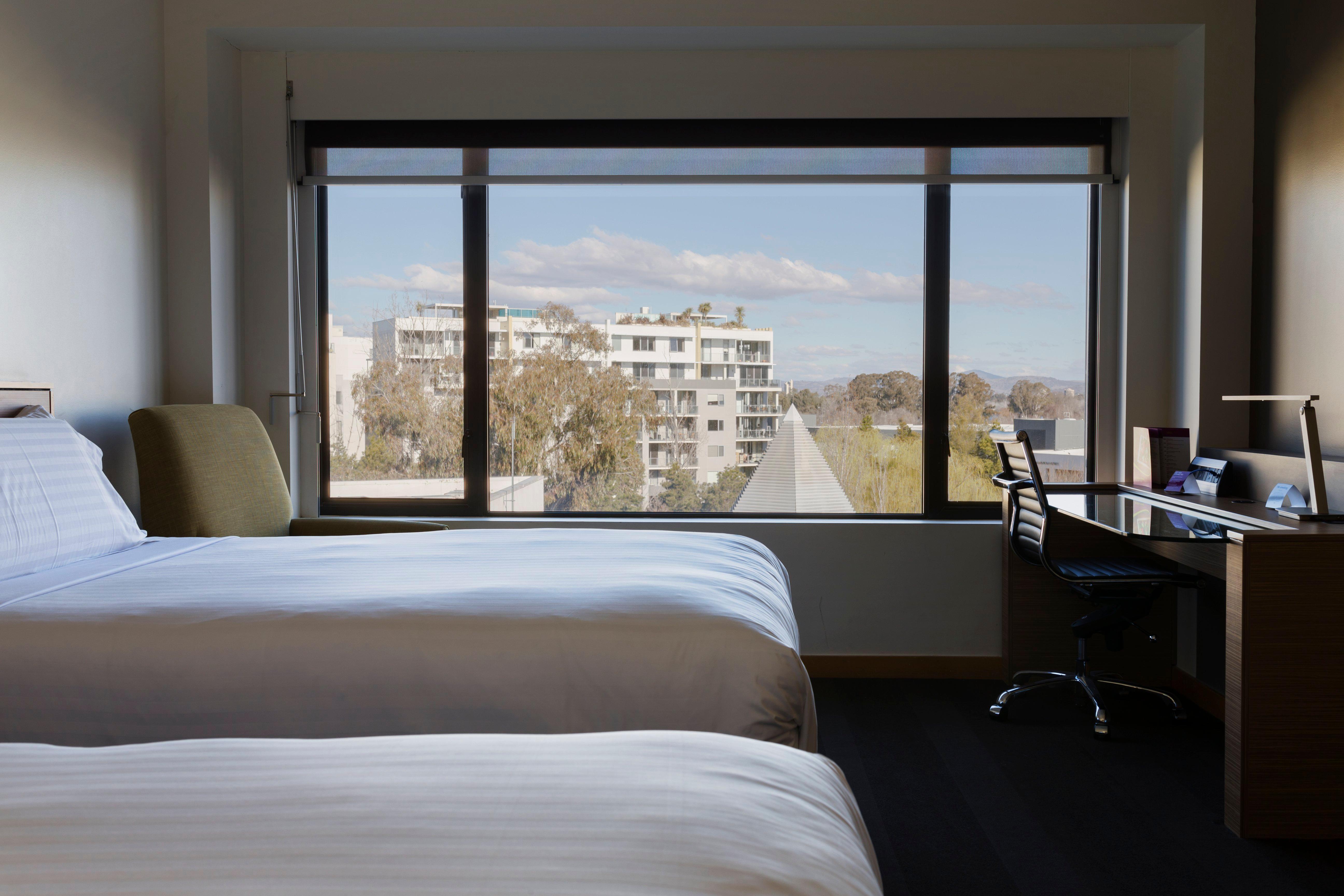 Crowne Plaza Canberra By Ihg Exterior photo