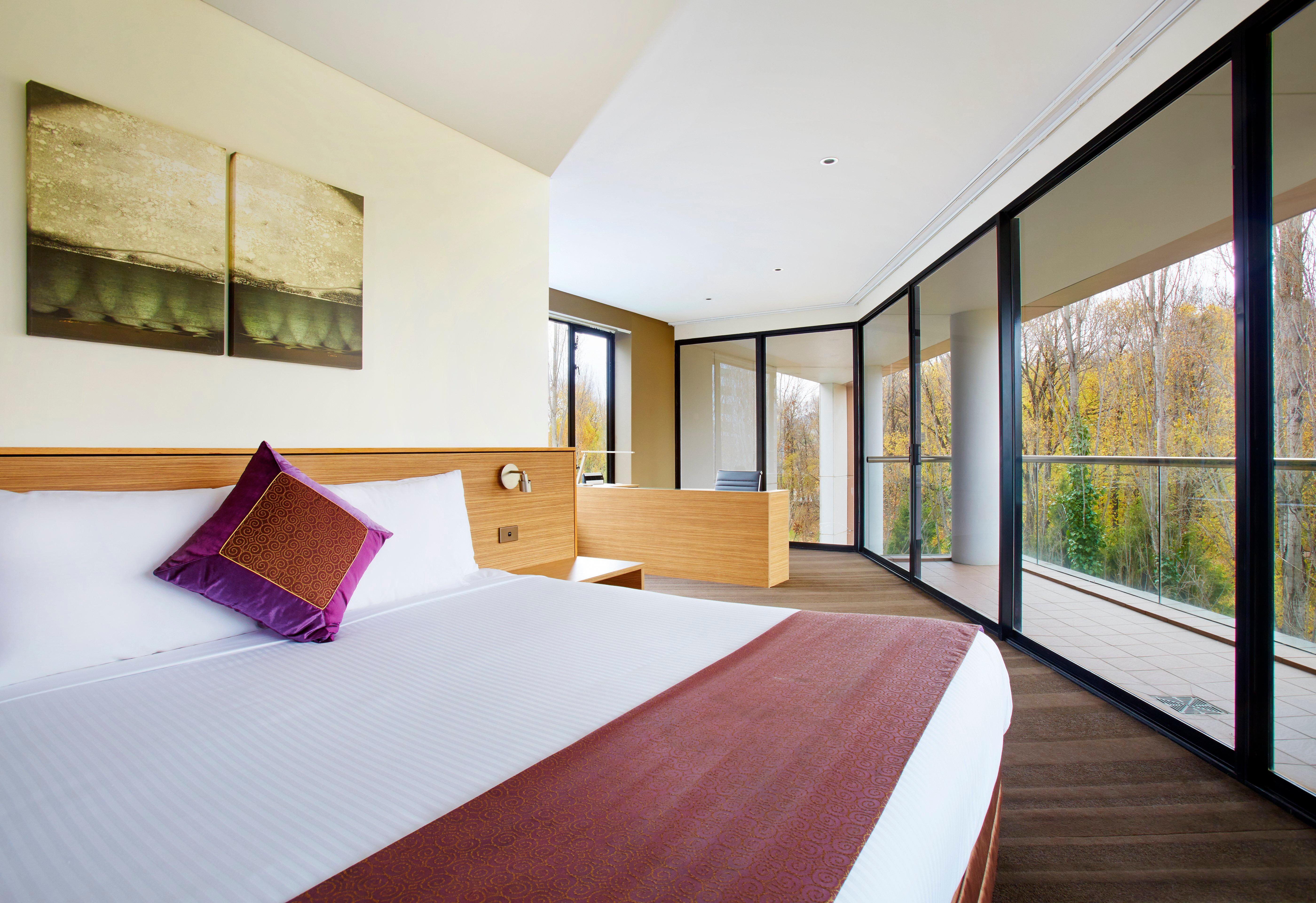 Crowne Plaza Canberra By Ihg Exterior photo