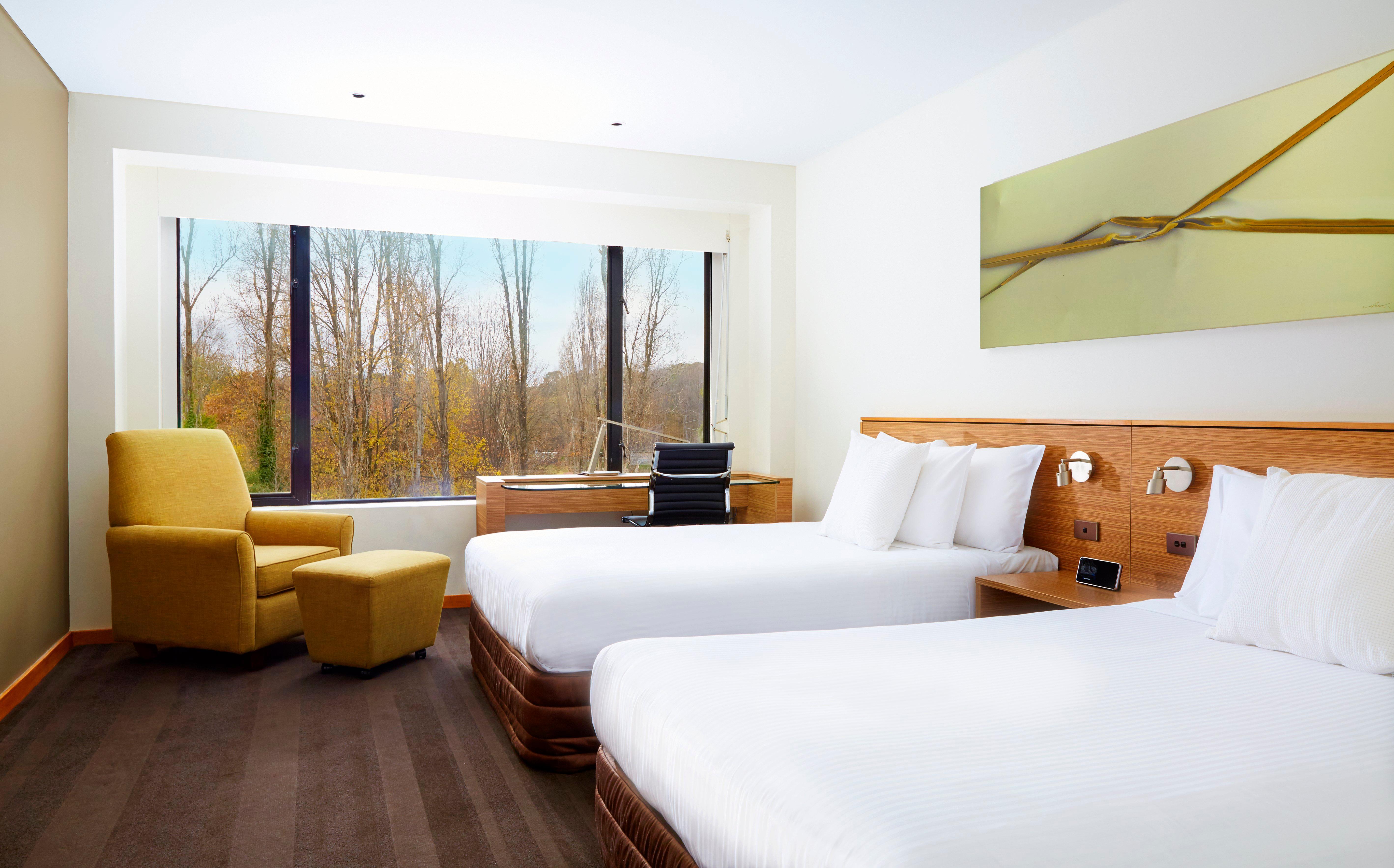 Crowne Plaza Canberra By Ihg Exterior photo