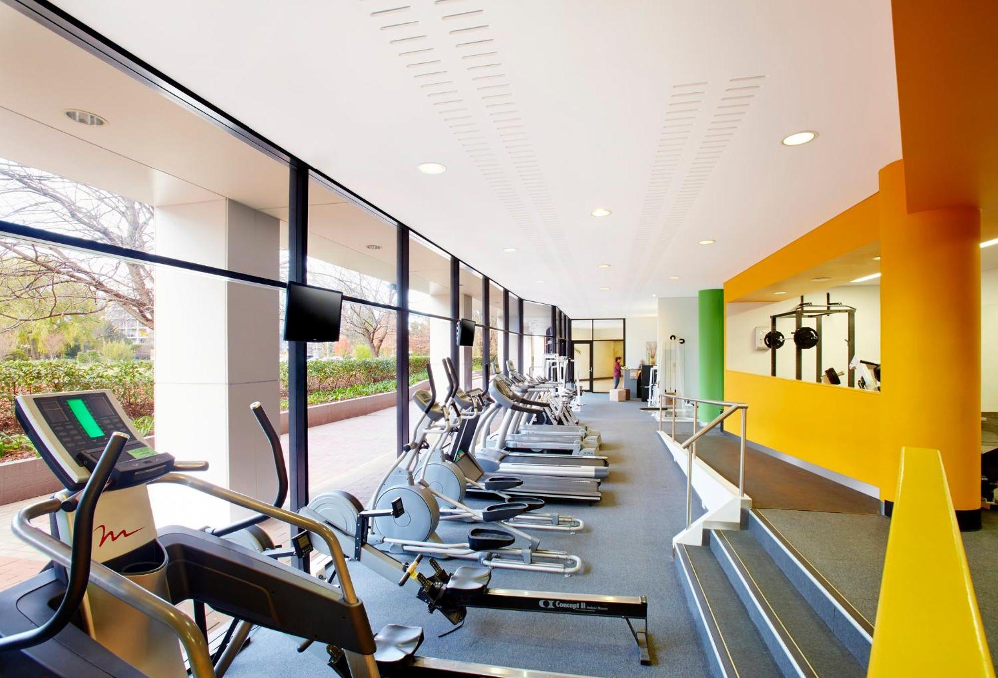 Crowne Plaza Canberra By Ihg Exterior photo