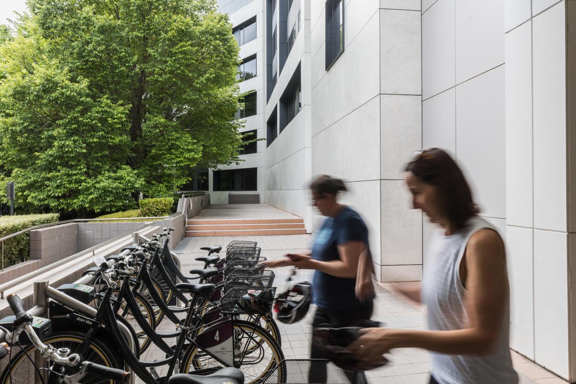 Crowne Plaza Canberra By Ihg Exterior photo