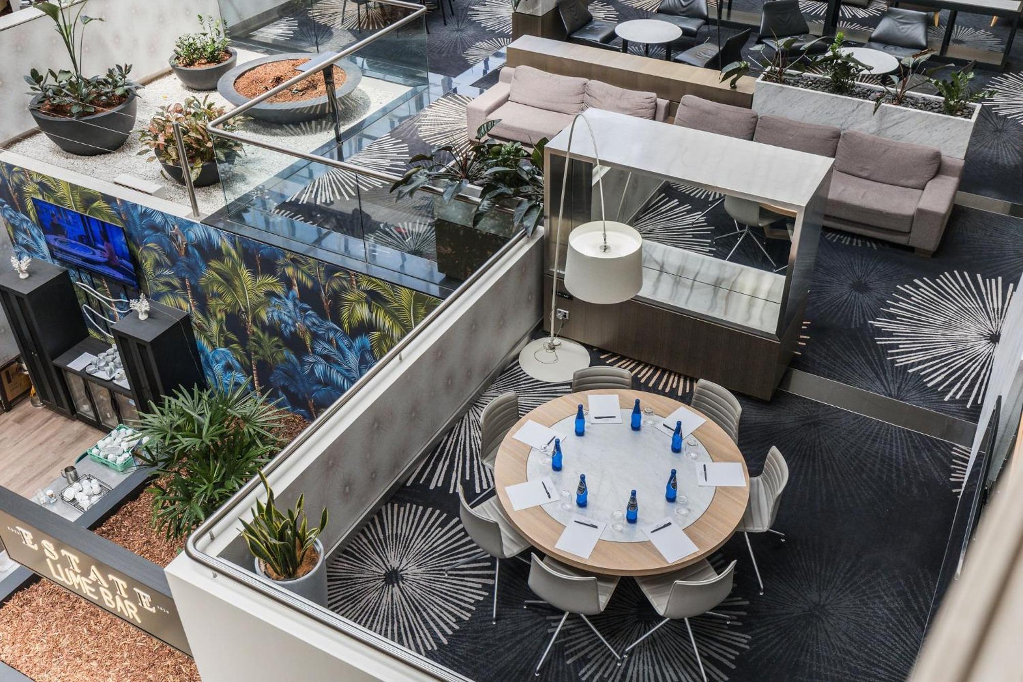 Crowne Plaza Canberra By Ihg Exterior photo