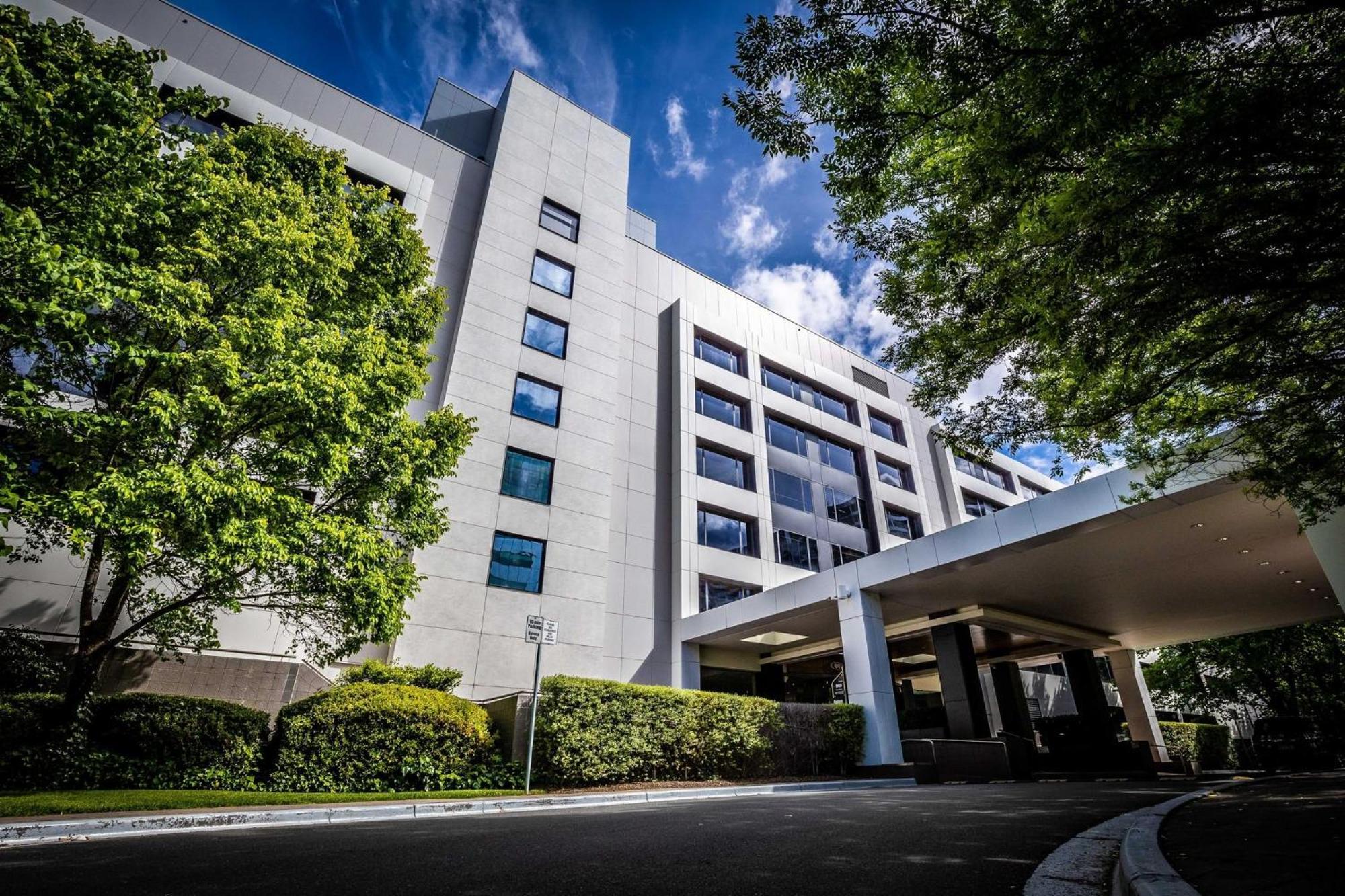 Crowne Plaza Canberra By Ihg Exterior photo